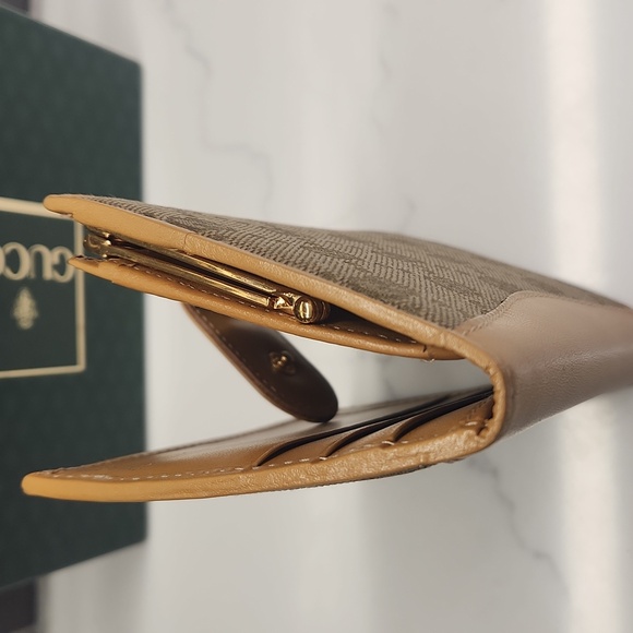 Gucci Vintage Kisslock Wallet EUC, COA - Picture 11 of 14